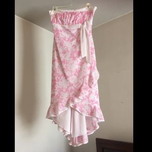 Flirty pink & white floral strapless high-low